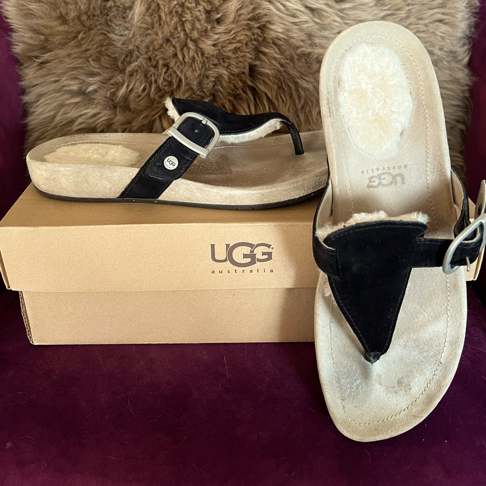 Ugg Gypsy Black Sandals Flip Flops 🩴